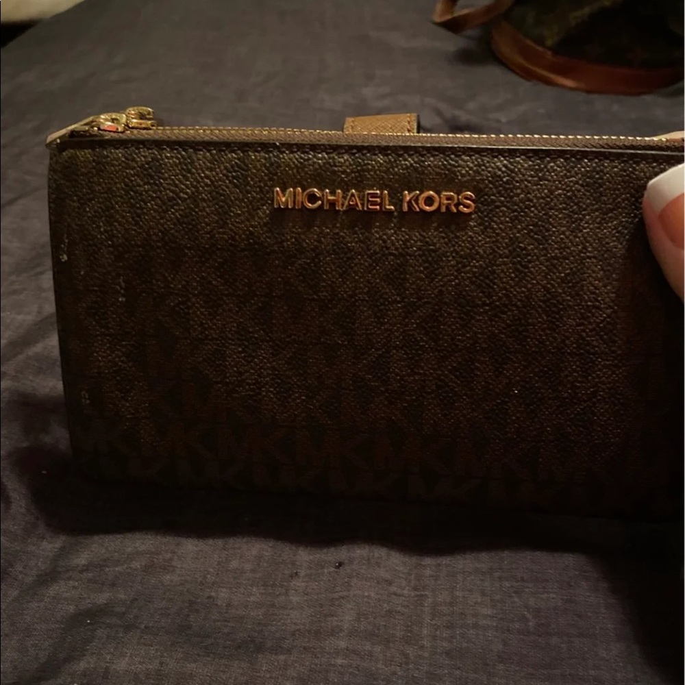 Michael kors wallet
